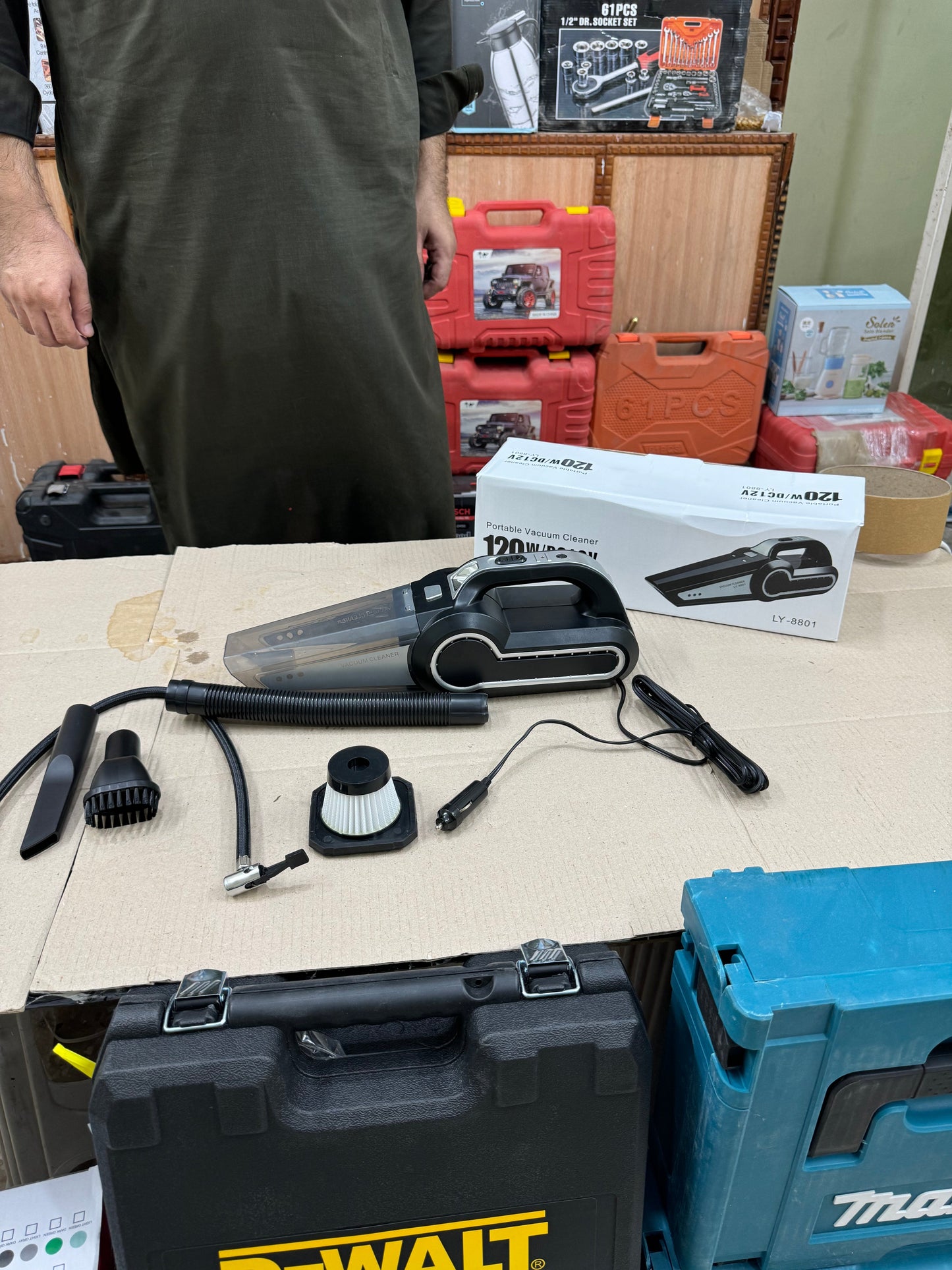 Amazon lot 2 in 1 tire inflator & vacuum cleaner
