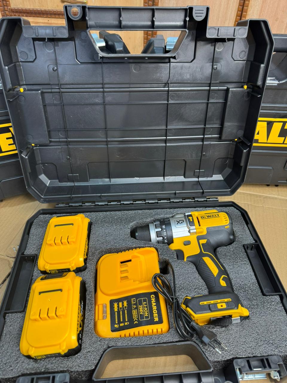 Dewalt 298v brushless drill machine