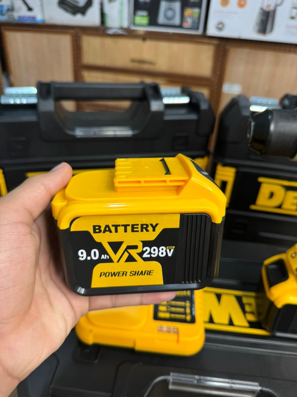 Dewalt 298v brushless drill machine