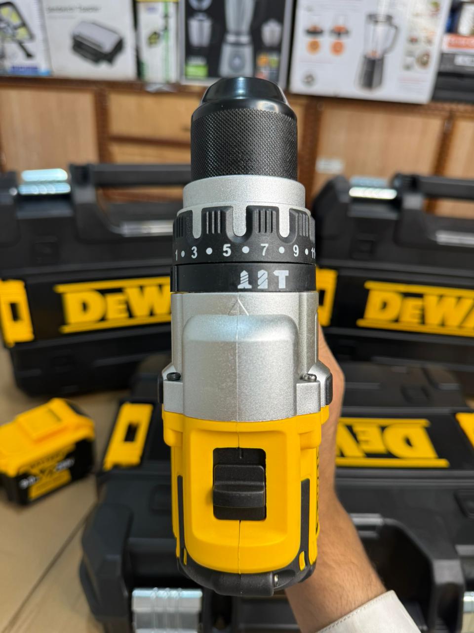 Dewalt 298v brushless drill machine