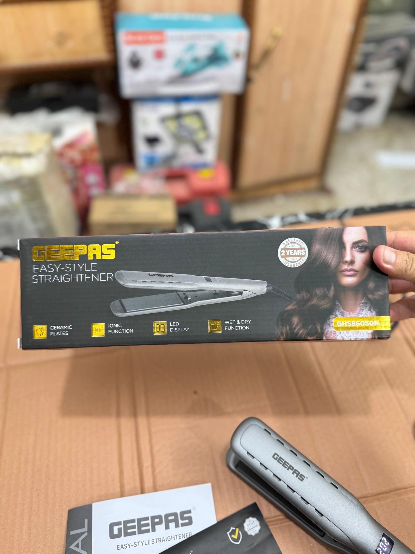 Geepas professional wet & dry hair straightener GHS 86050N