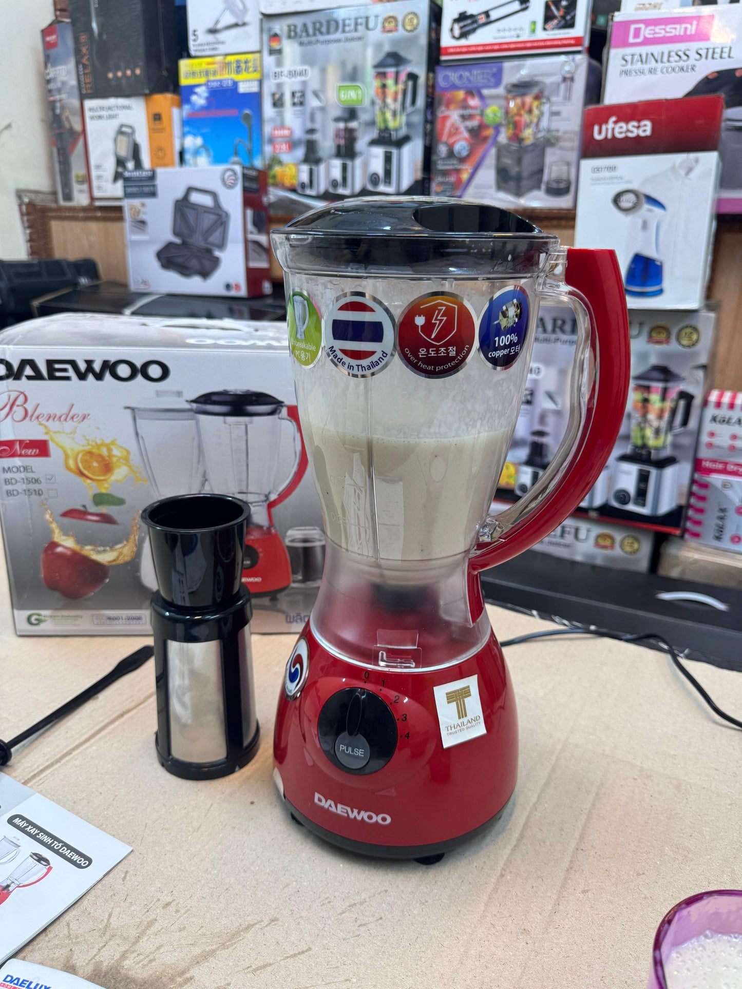 DAEWOO made in Thailand blender