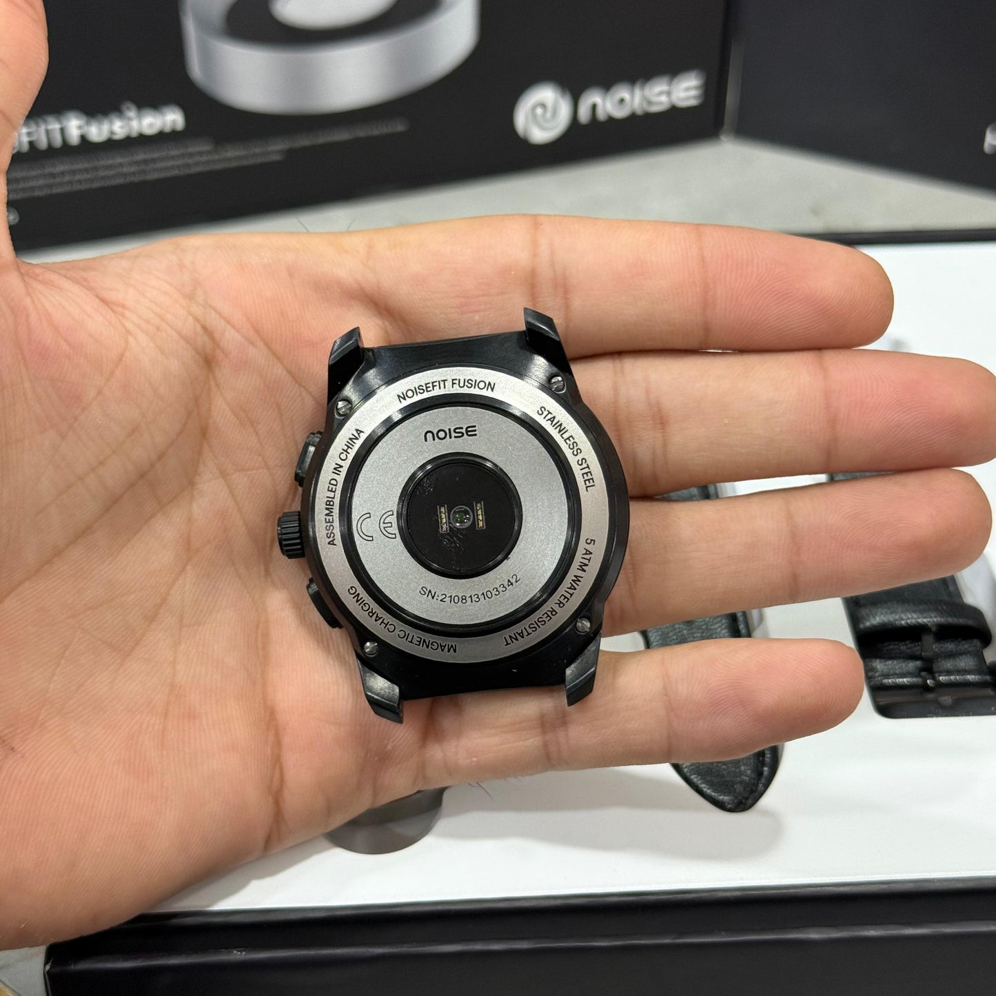 NoiseFIT Fusion Hybrid Smartwatch – Smart & Analog Dual Mode | Premium Leather Strap | Waterproof , Magnetic Charger – Black