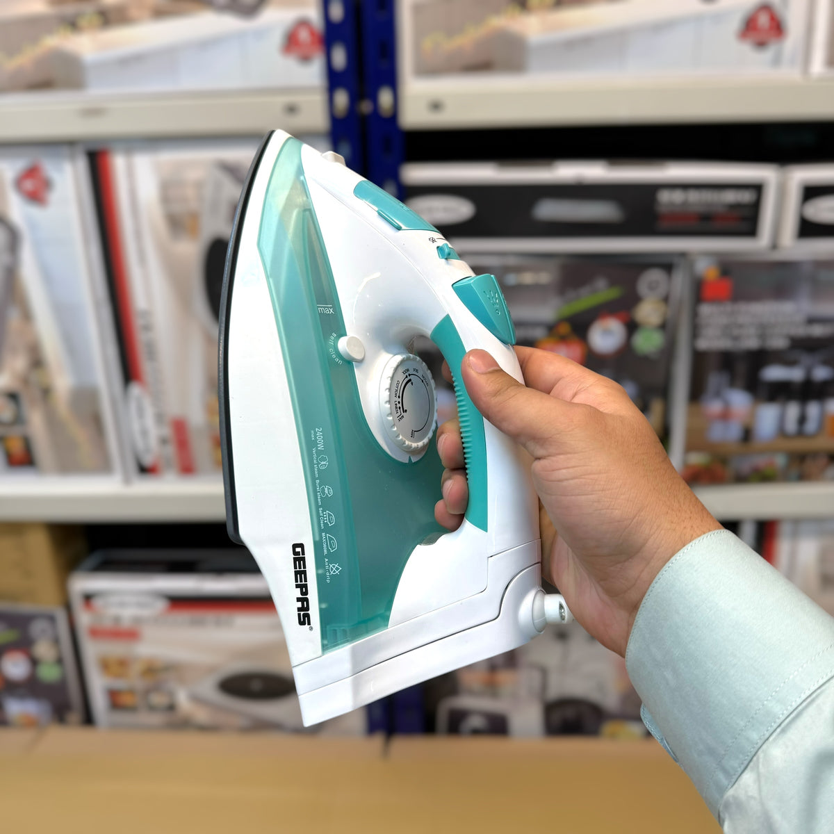 Geepas Cord & Cordless Steam Iron GSI 24015