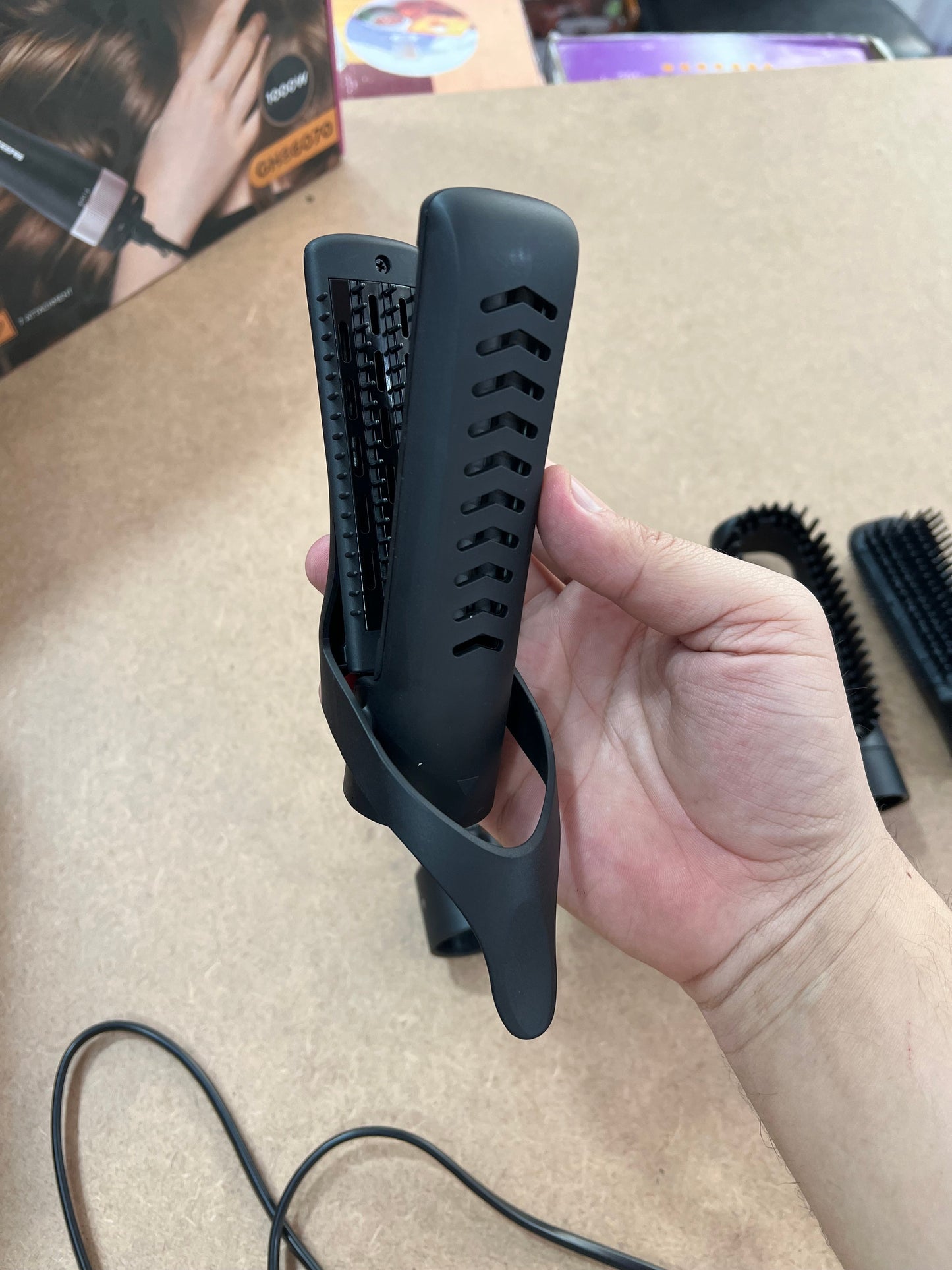 Geepas 8 in 1 hair styler set GH 86070 ( 2 year warranty)(hair dryer)