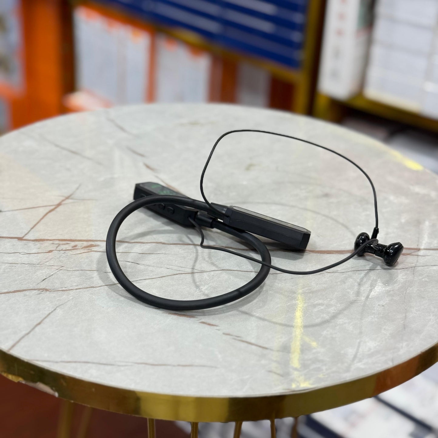 KNB 01 Dubai Imported Hi-Fi Wireless Sports Neckband – 30H Battery, Voice Changer, HD Sound – Compatible with Android/iOS (Black)