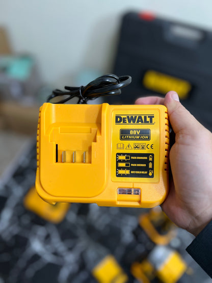 Original Dewalt 4 in 1 drill machine set