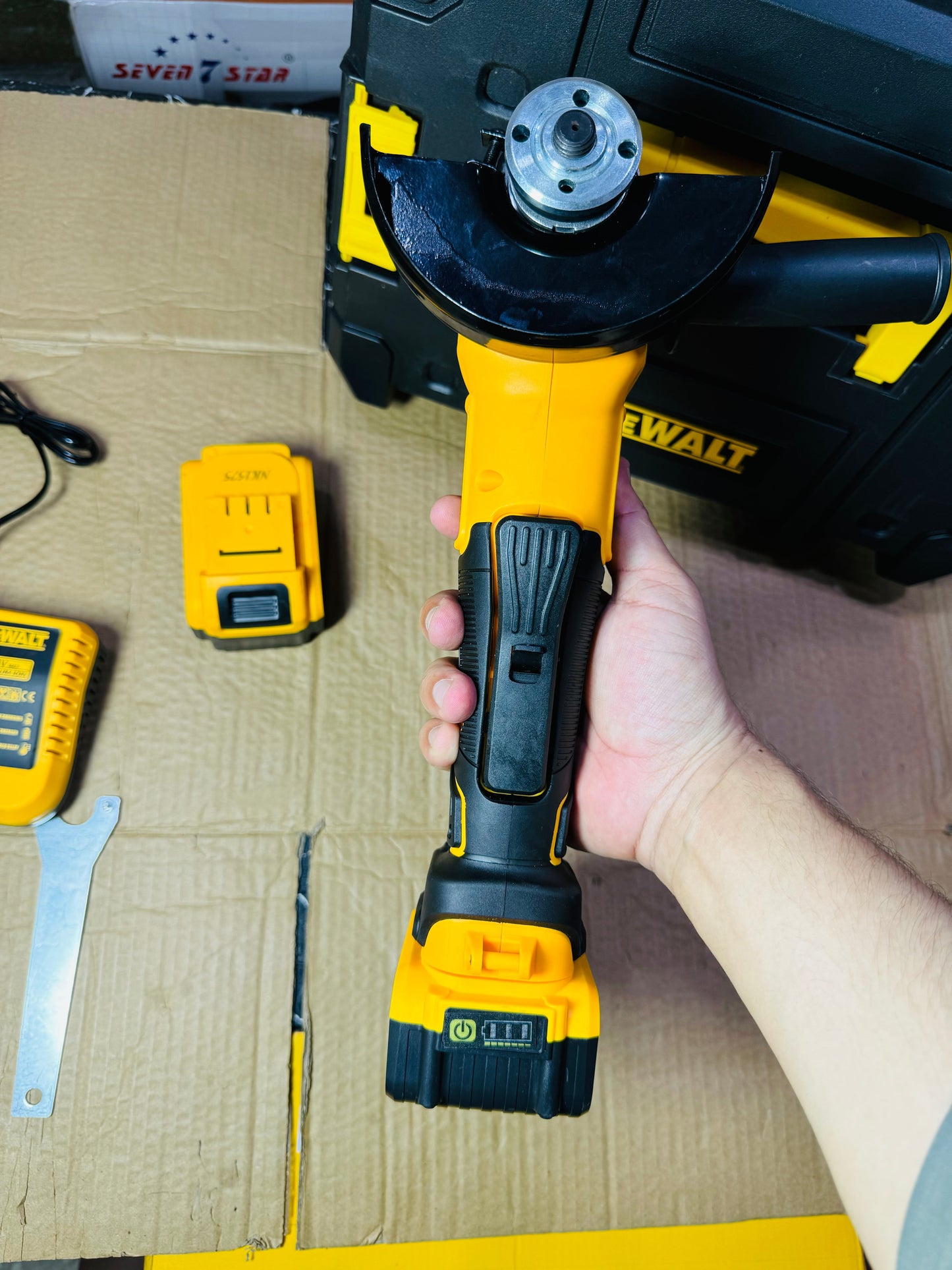 Germany lot Dewalt 88v angle power grinder