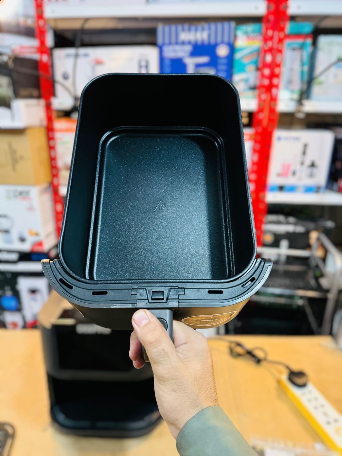 GEEPAS 8L Digital Air Fryer 1700W-37534