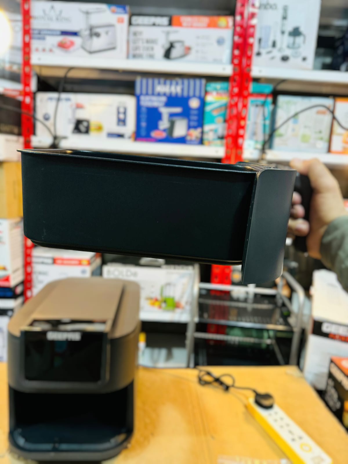 GEEPAS 8L Digital Air Fryer 1700W-37534