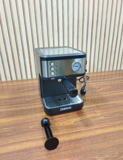 Zanussi _ UK Expresso Coffee Maker