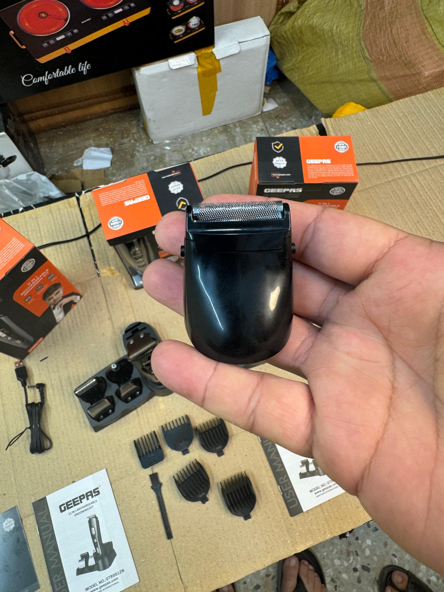 Geepas 11 in 1 grooming kit ( 2 year warranty)