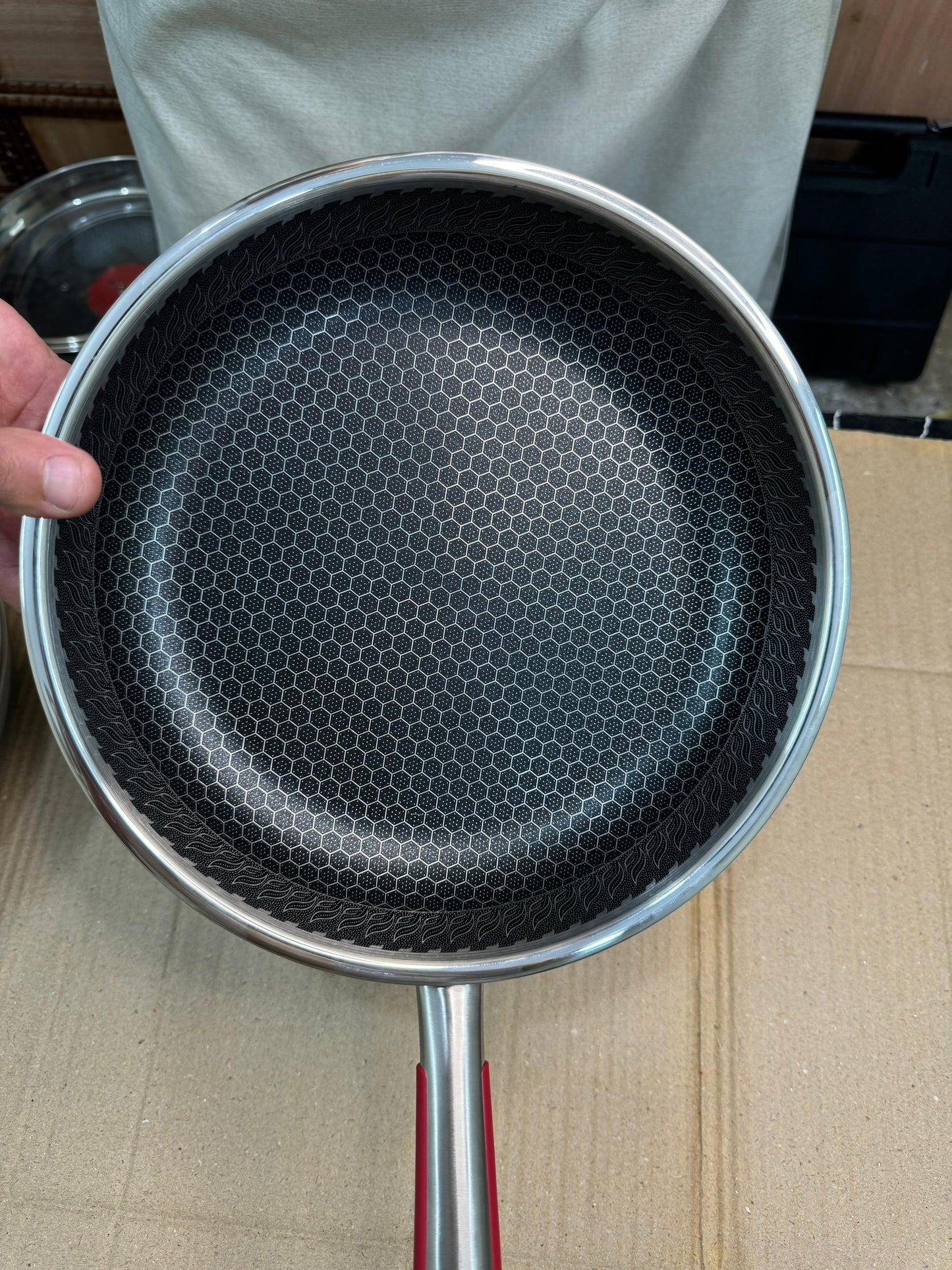 Honeycomb lesser coating flat Fry Pan with lid