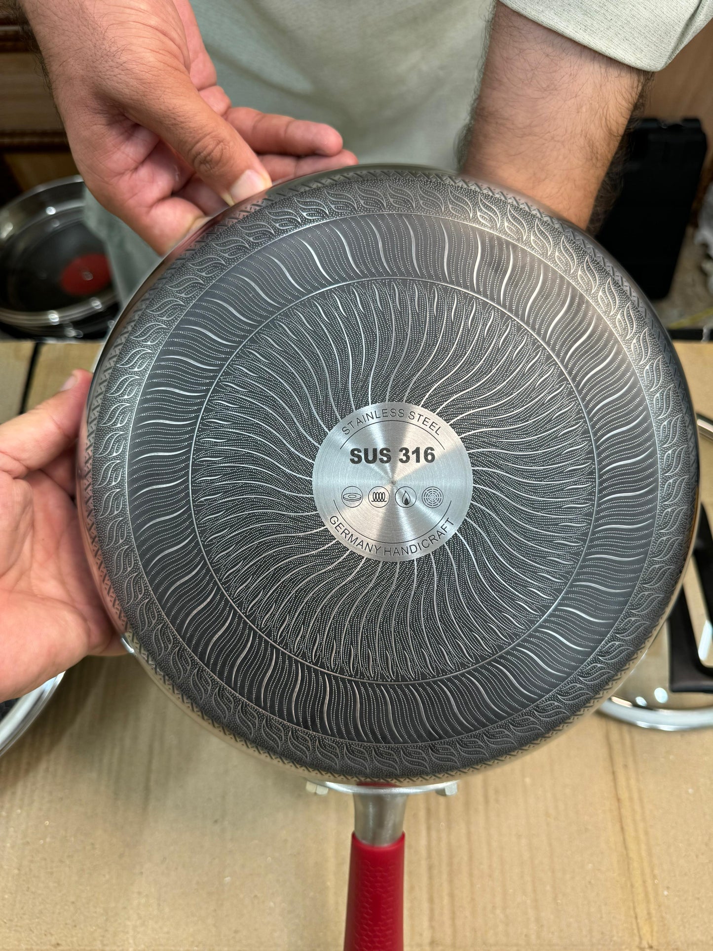 Honeycomb lesser coating flat Fry Pan with lid