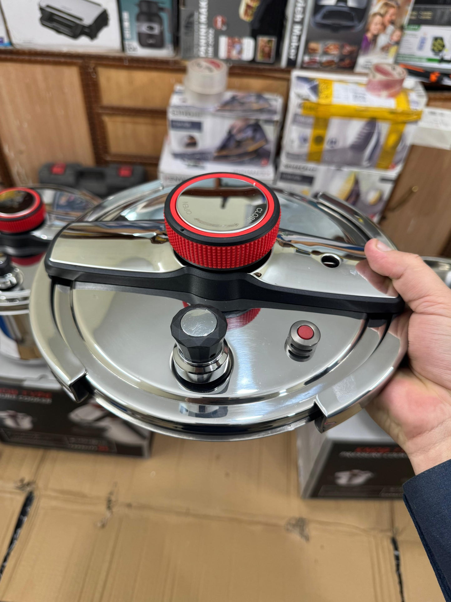 Germany lot AUTOMATIC PRESSURE COOKER 7 , 9 & 11 litter