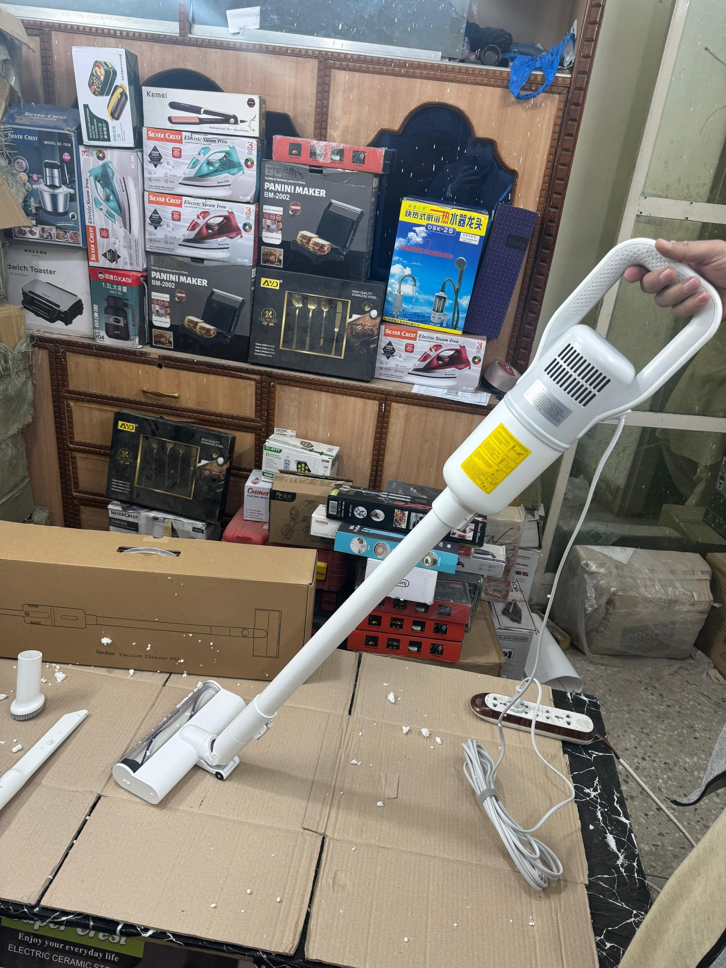 Redkey electric vacuum cleaner 600watt