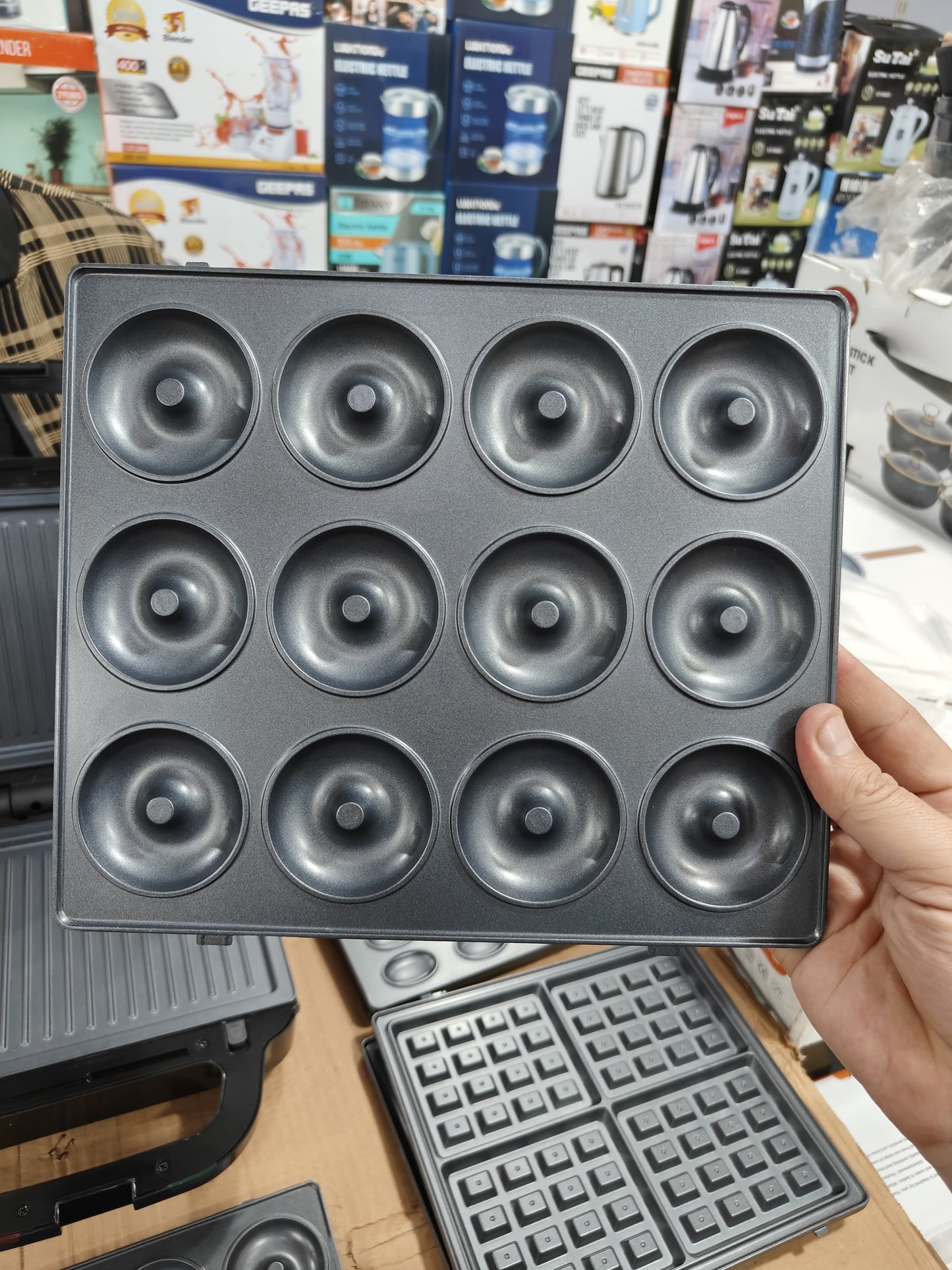 GEEPAS 6 in 1 multi snacks maker ( sandwich maker )