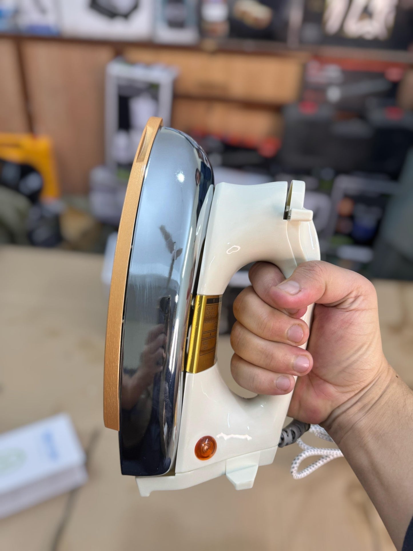 SUPER CREST 1200W Heavy Dry Iron SCT-1034