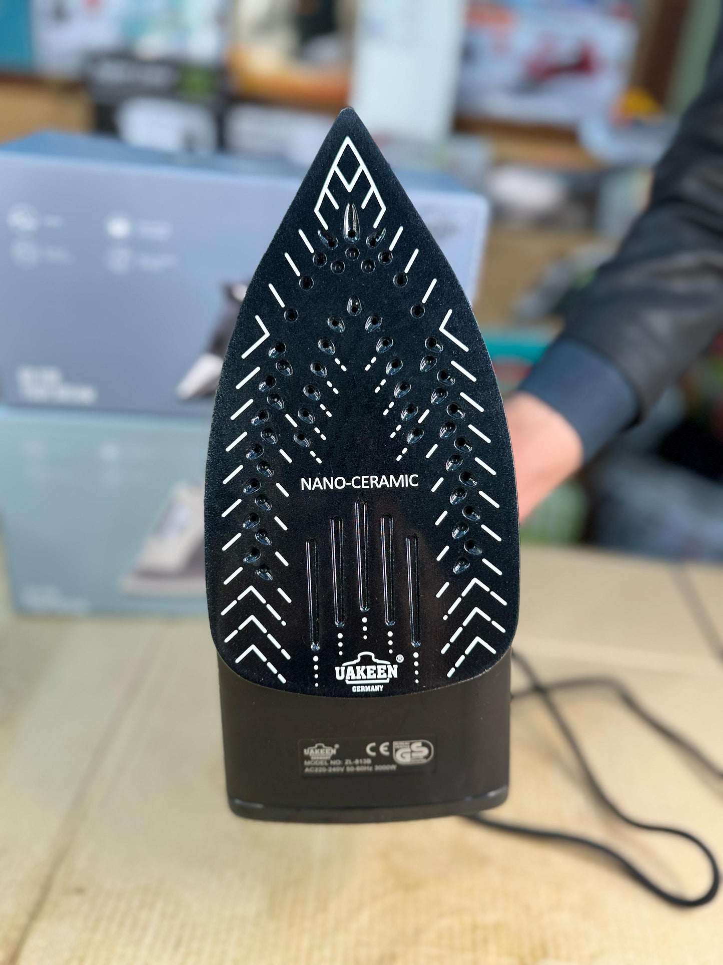 Uakeen Germany Steam Iron ZL-813B