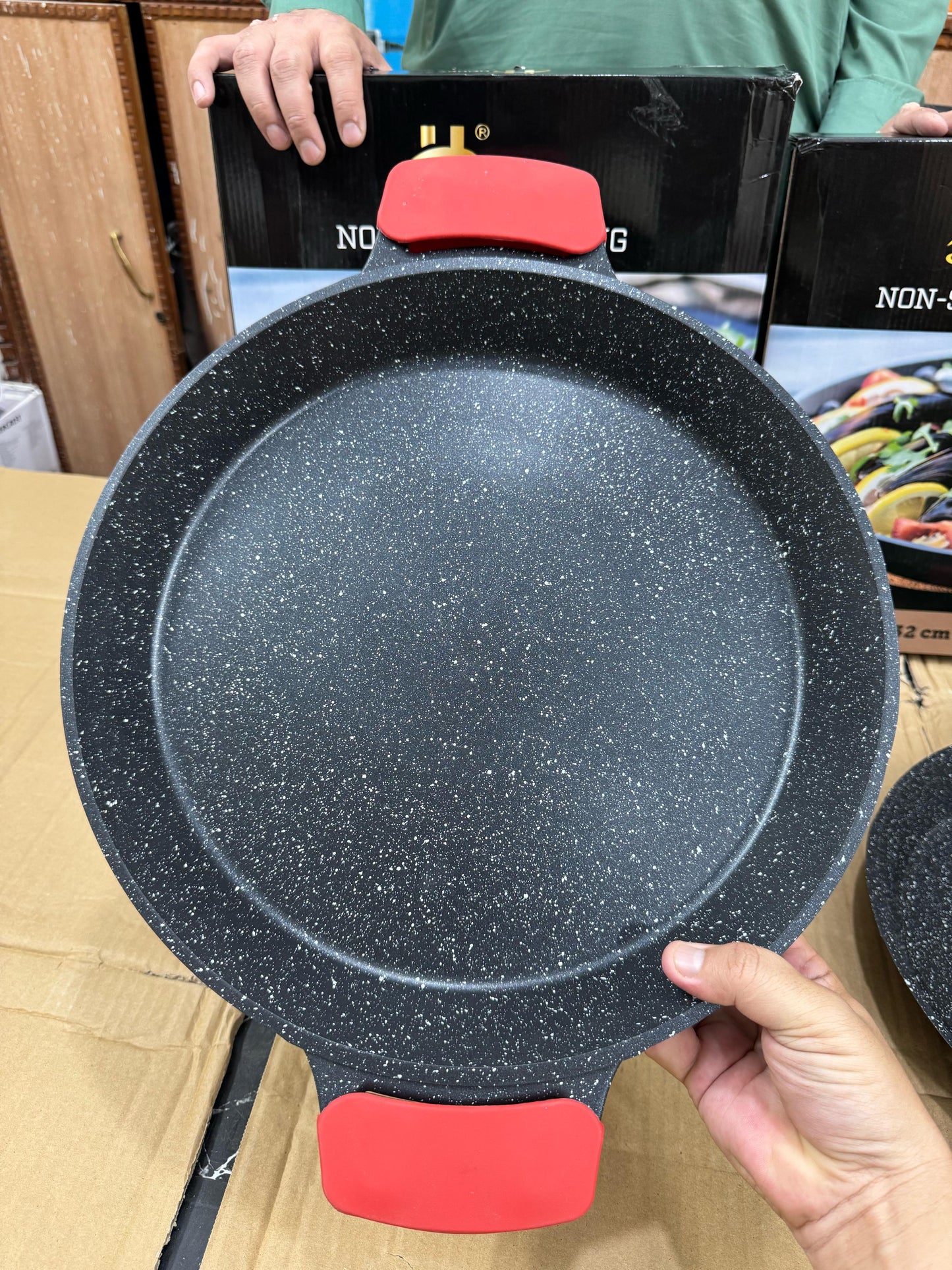 Lot imported multifunction pizza pan ( tawa)