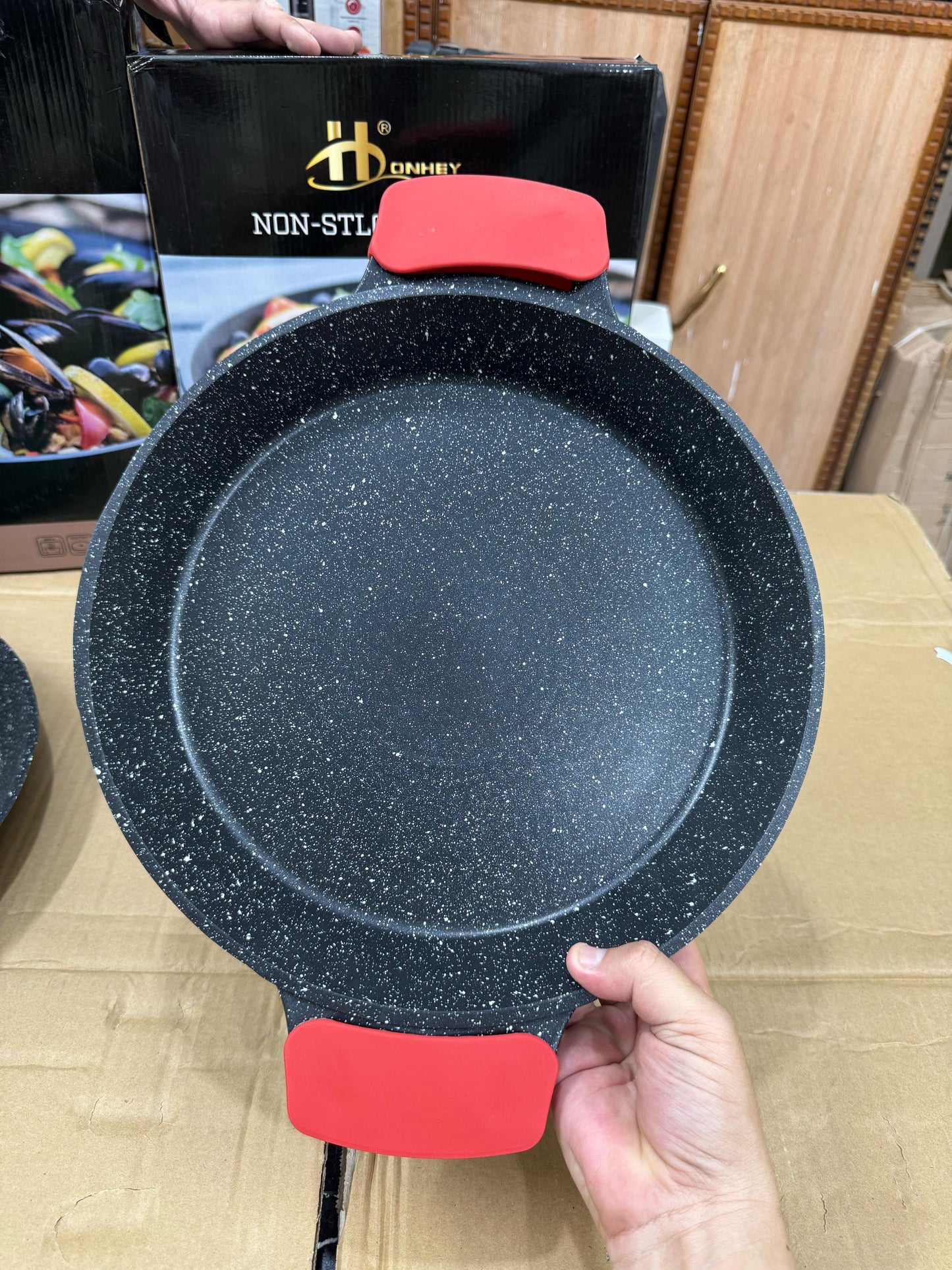 Lot imported multifunction pizza pan ( tawa)