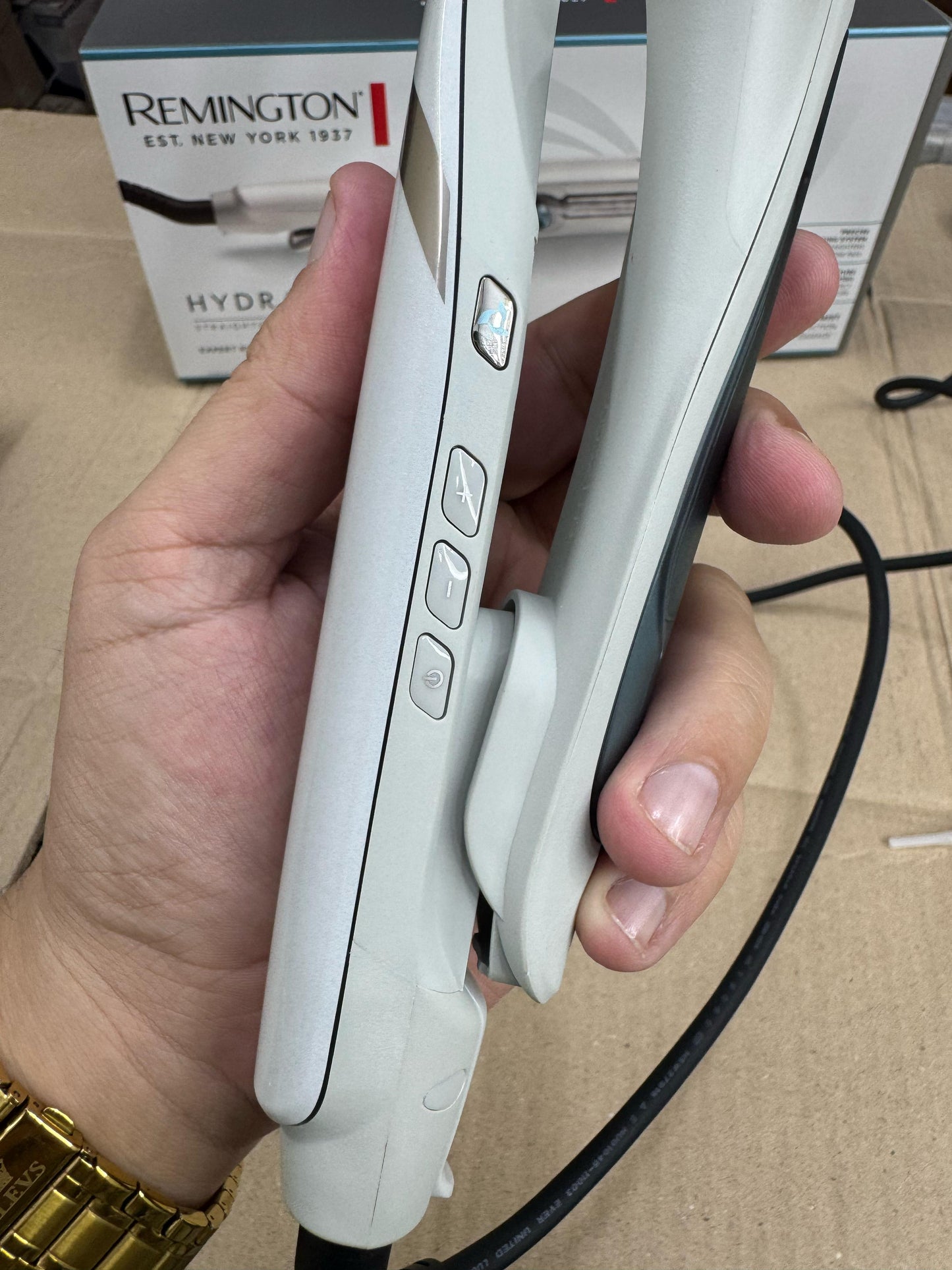 USA Remington hydra luxe pro steam straightener