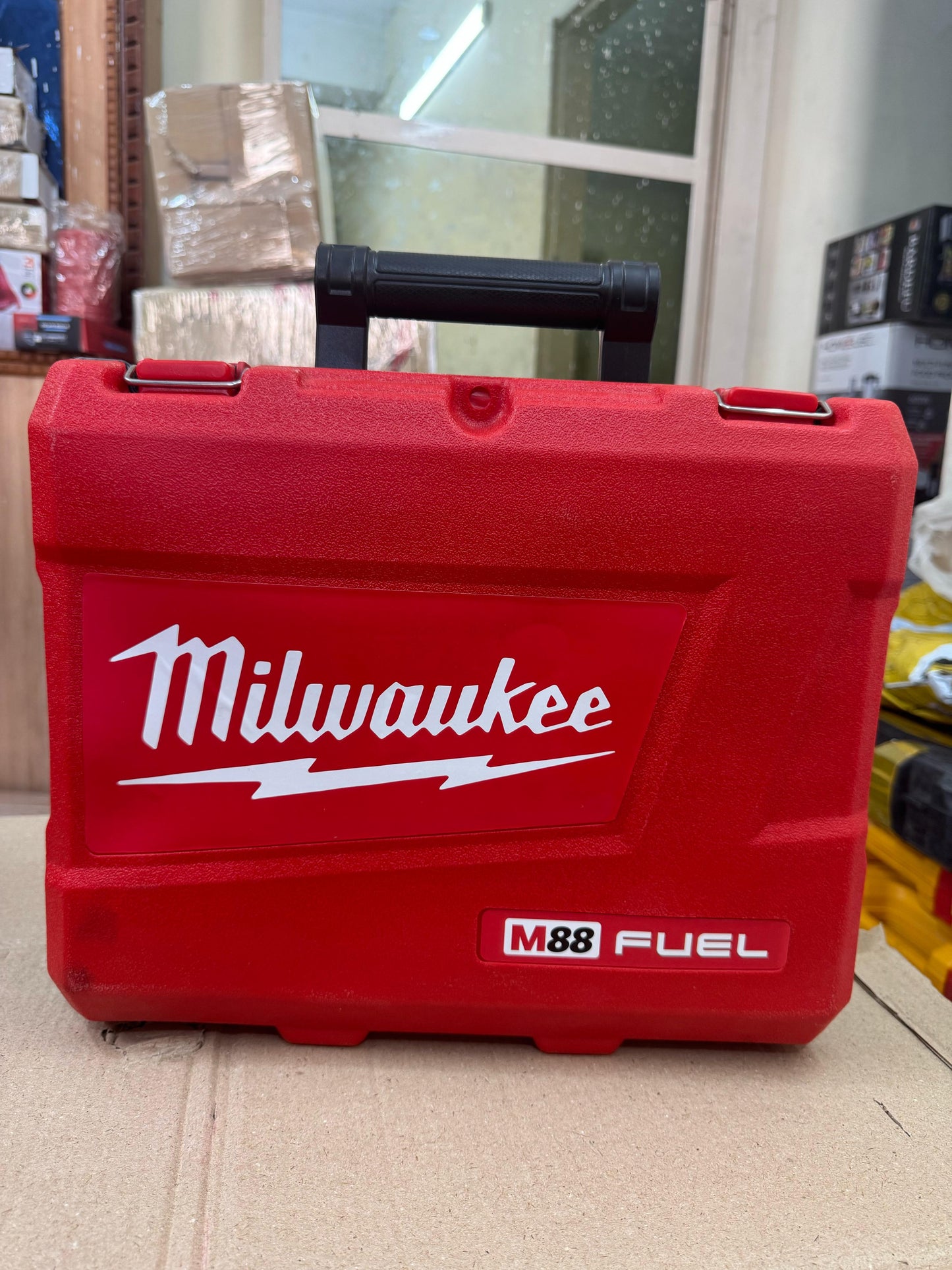 Milwakee Brushless Angle Grinder with 88V battery {5inces}