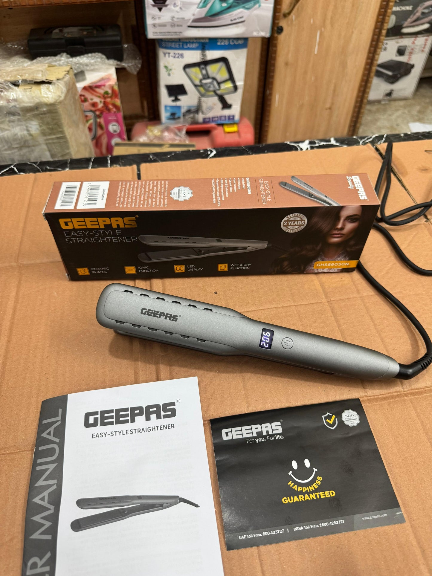 Geepas professional wet & dry hair straightener GHS 86050N