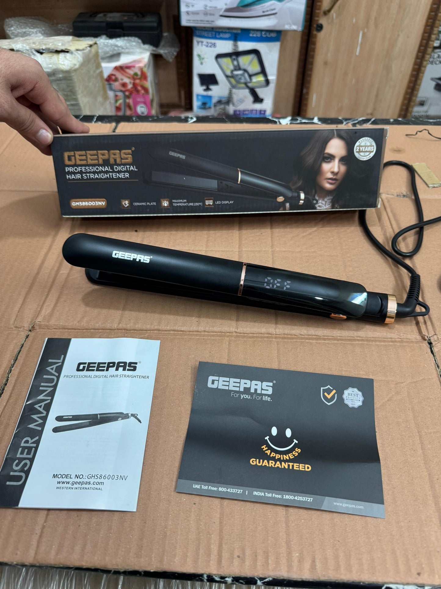 Geepas professional digital  hair straightener GHS 86003nv