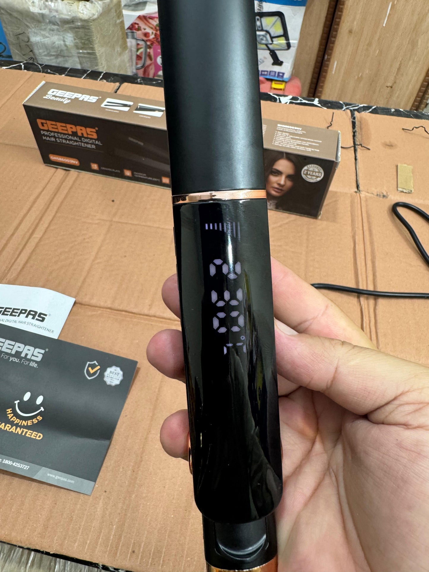 Geepas professional digital  hair straightener GHS 86003nv