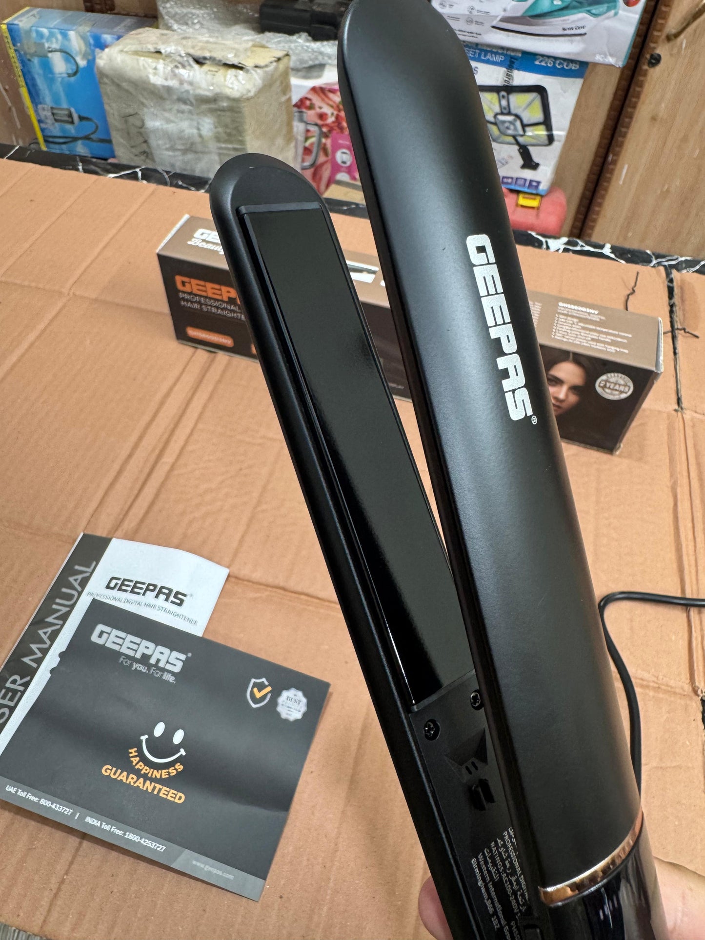 Geepas professional digital  hair straightener GHS 86003nv
