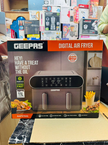 Geepas 11L Digital Air Fryer GAF37532 1700W