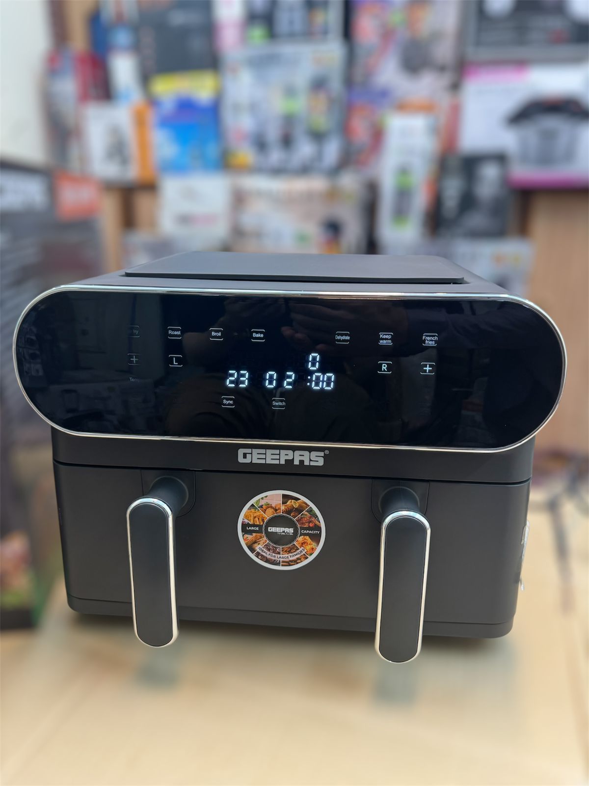 Geepas 11L Digital Air Fryer GAF37532 1700W