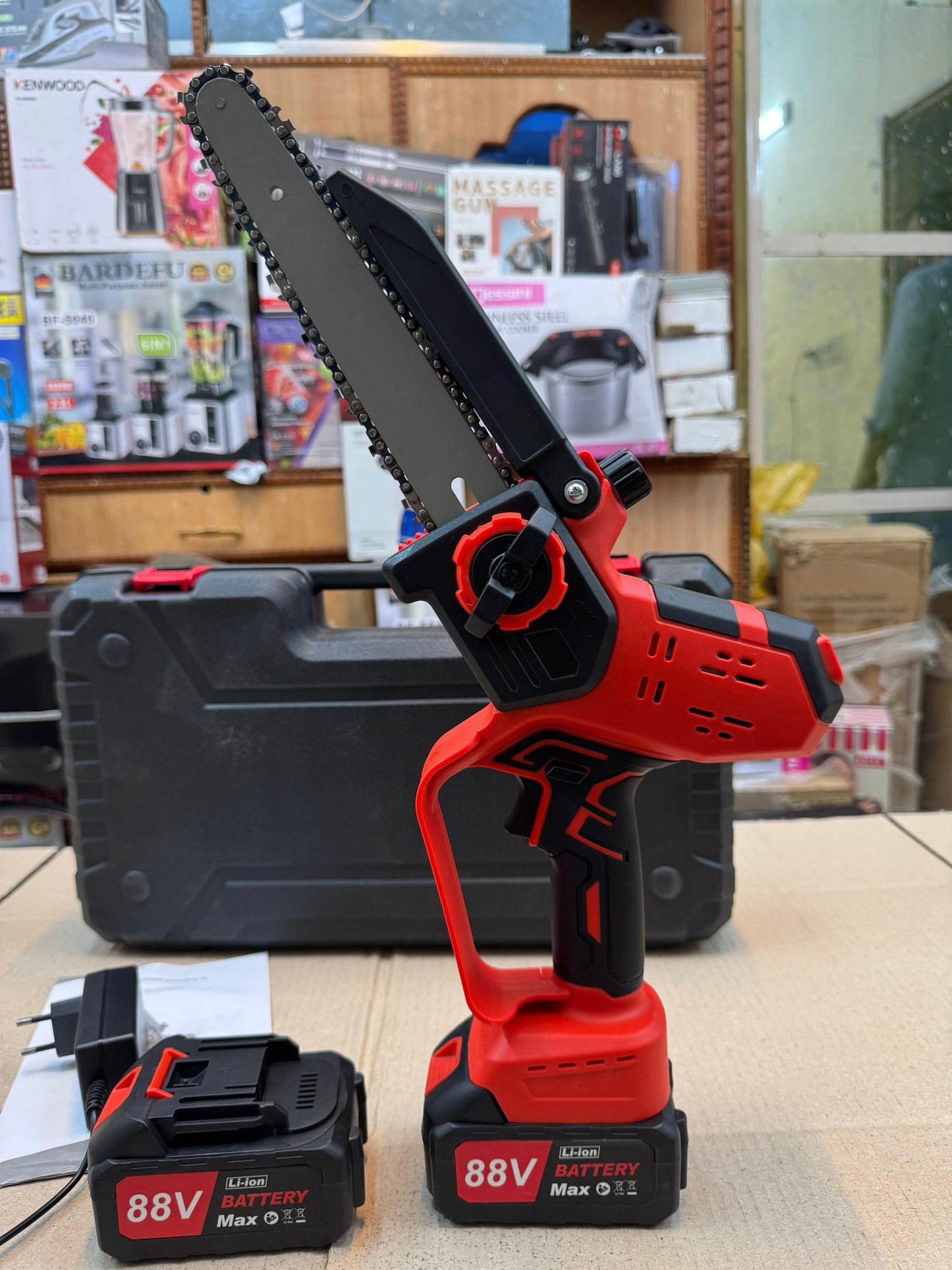 Rechargeable 88v digital chainsaw