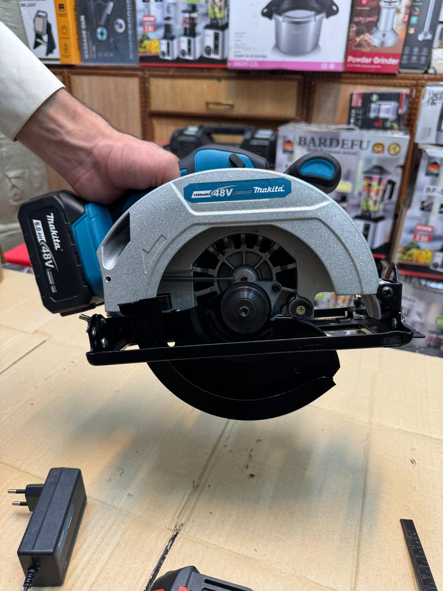 MAKITA 48v 7 inch  cordless circular saw