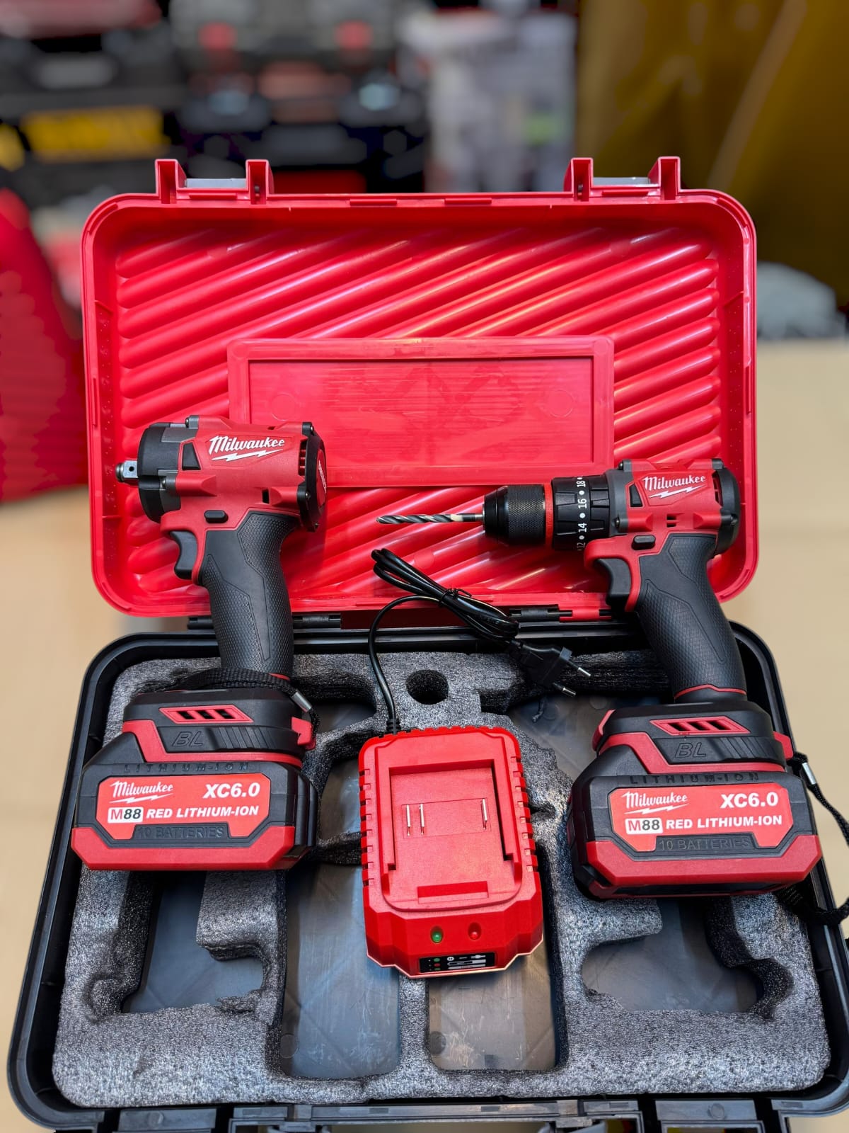 Milwaukee 2 in 1 drill & impact wrench