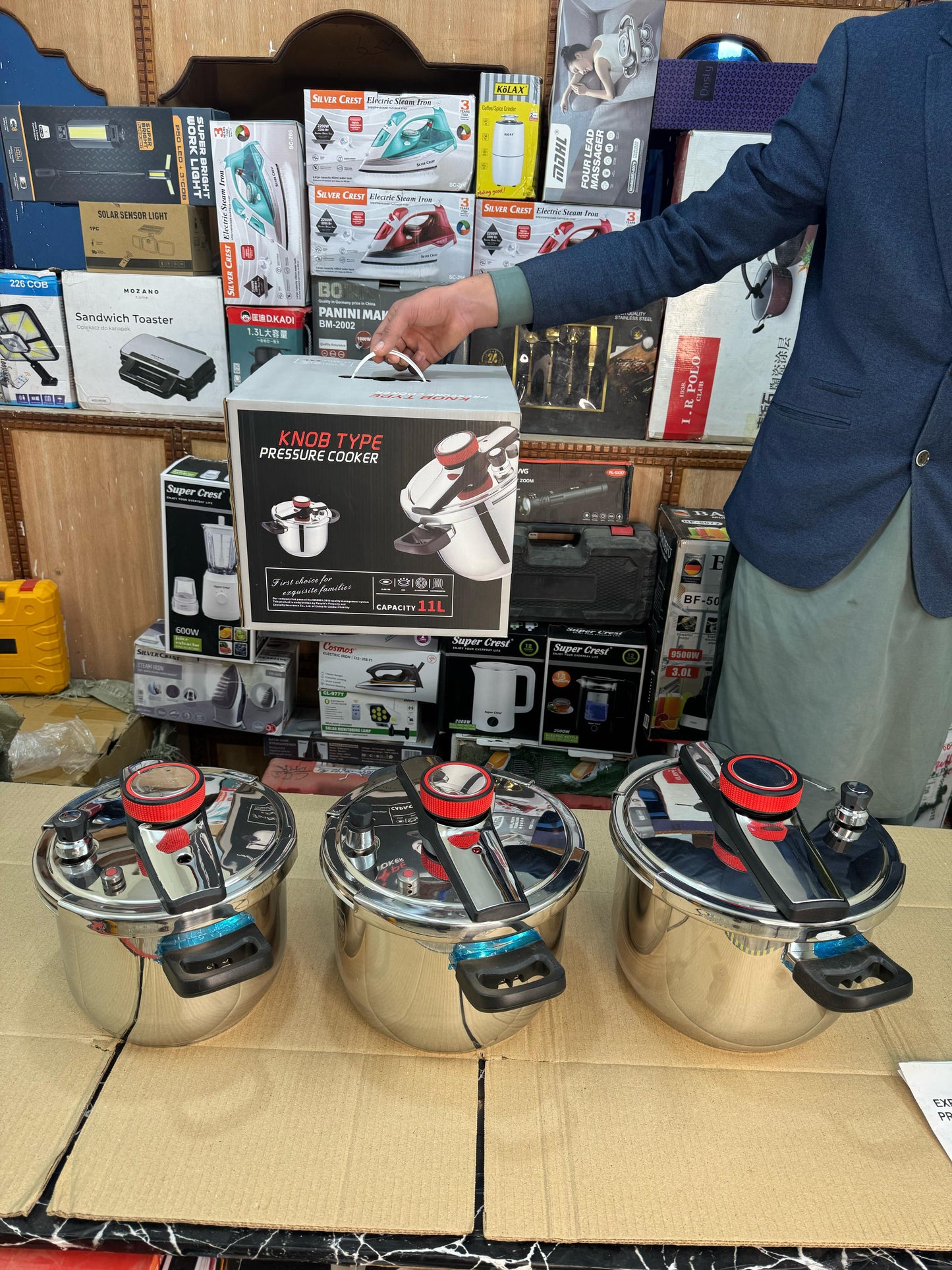 Germany lot AUTOMATIC PRESSURE COOKER 7 , 9 & 11 litter