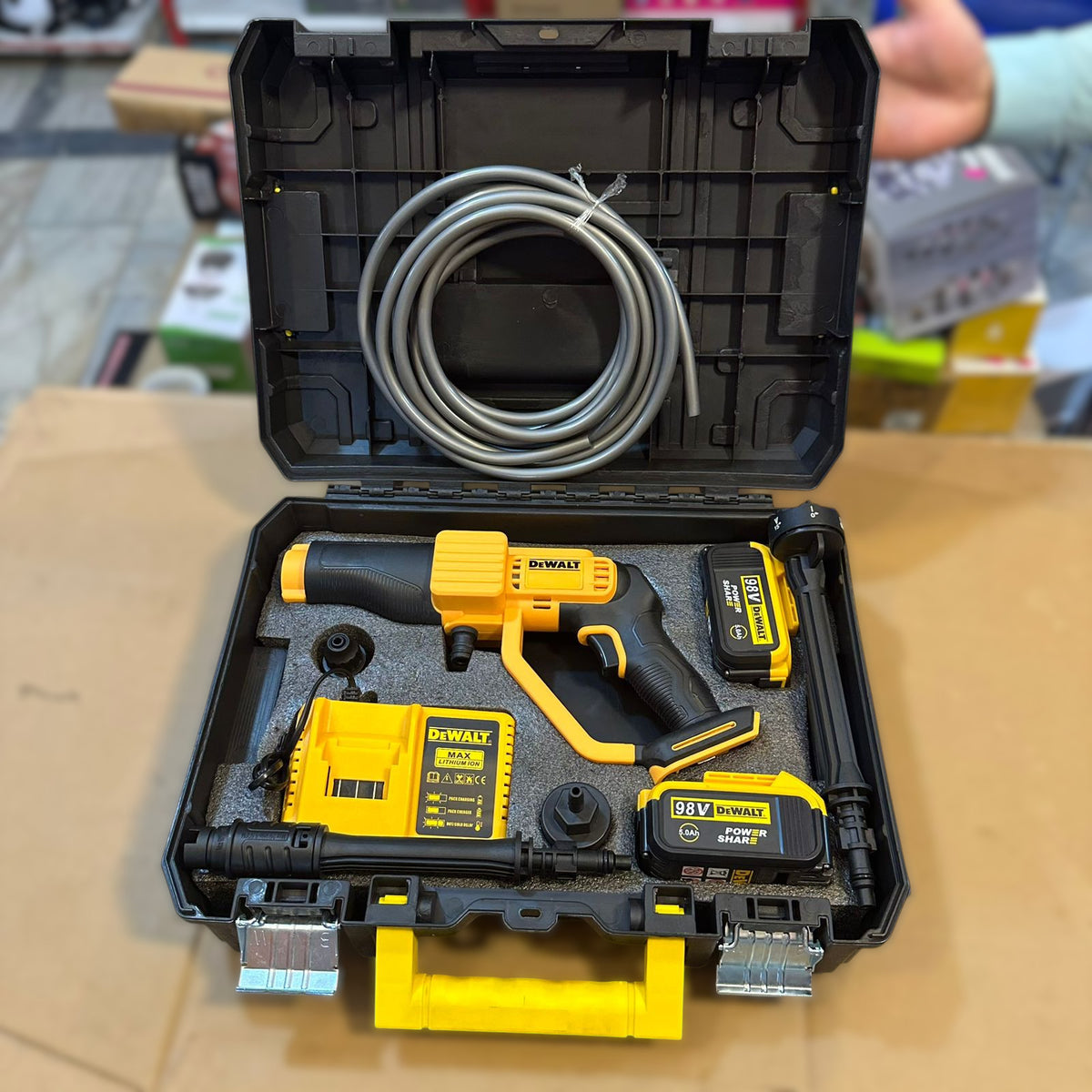 DeWalt Rechargeable Pressure Washer ( car & solar washer )