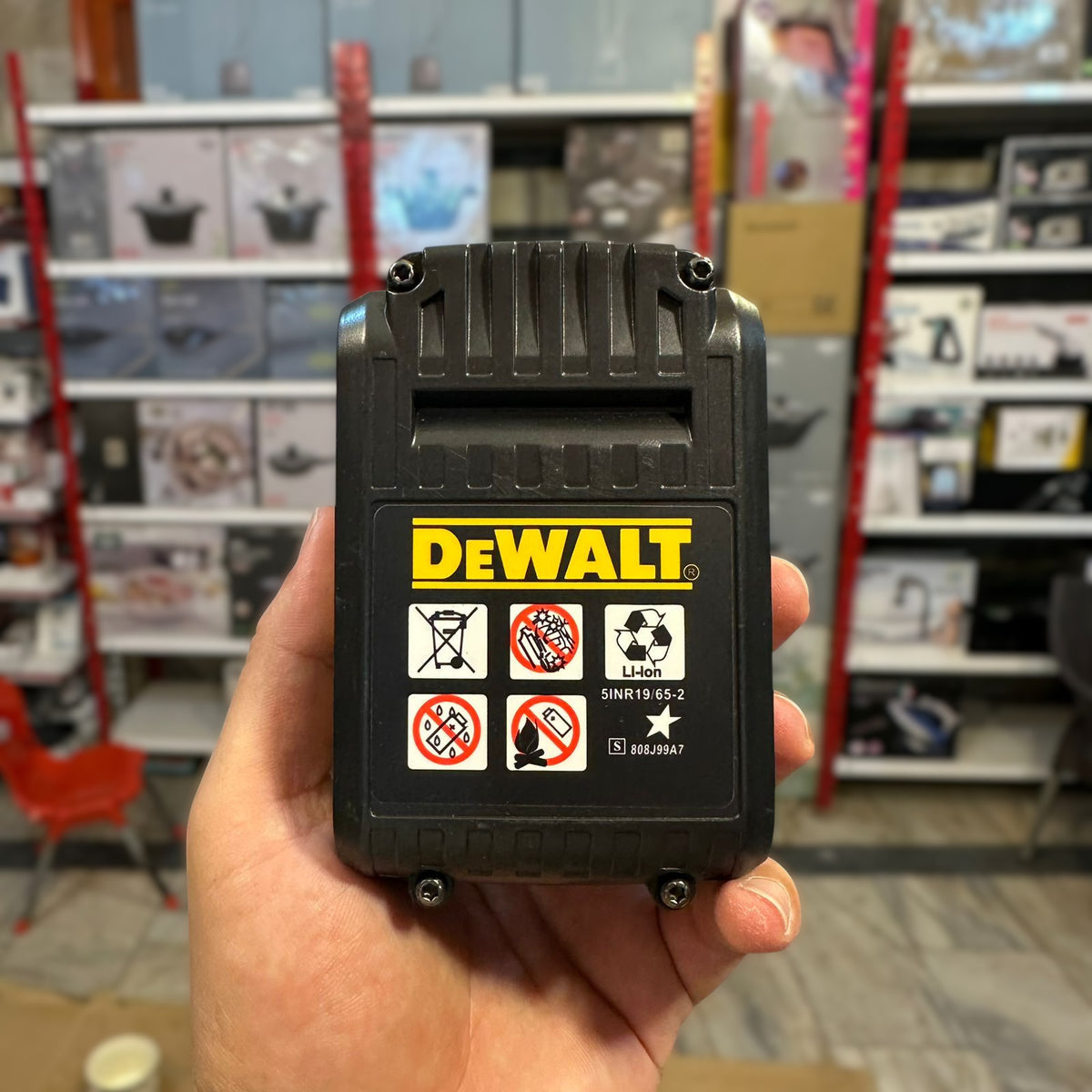 DeWalt Rechargeable Pressure Washer ( car & solar washer )