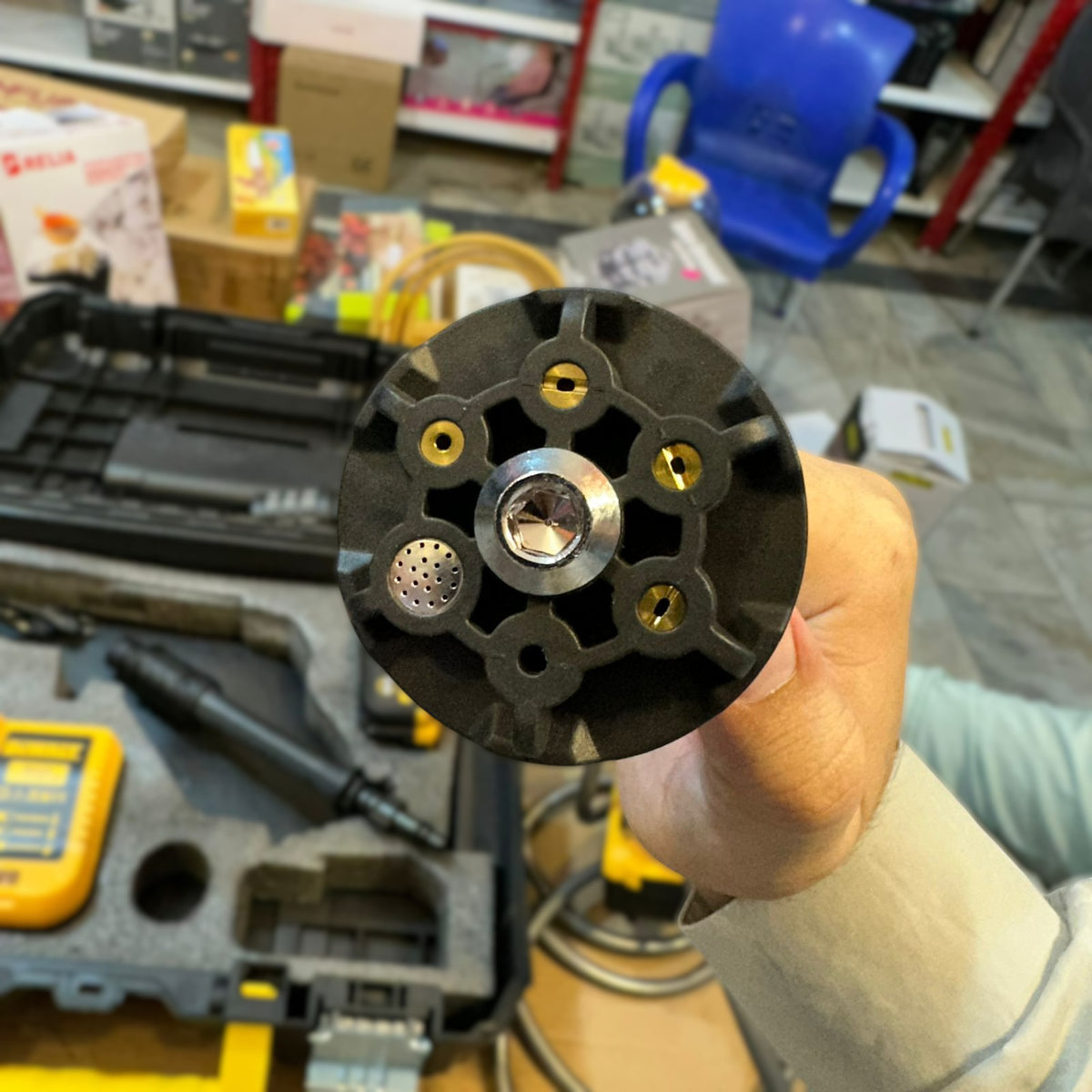 DeWalt Rechargeable Pressure Washer ( car & solar washer )